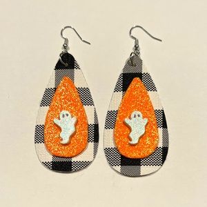 Halloween 👻 Ghost faux leather & glitter foam earrings